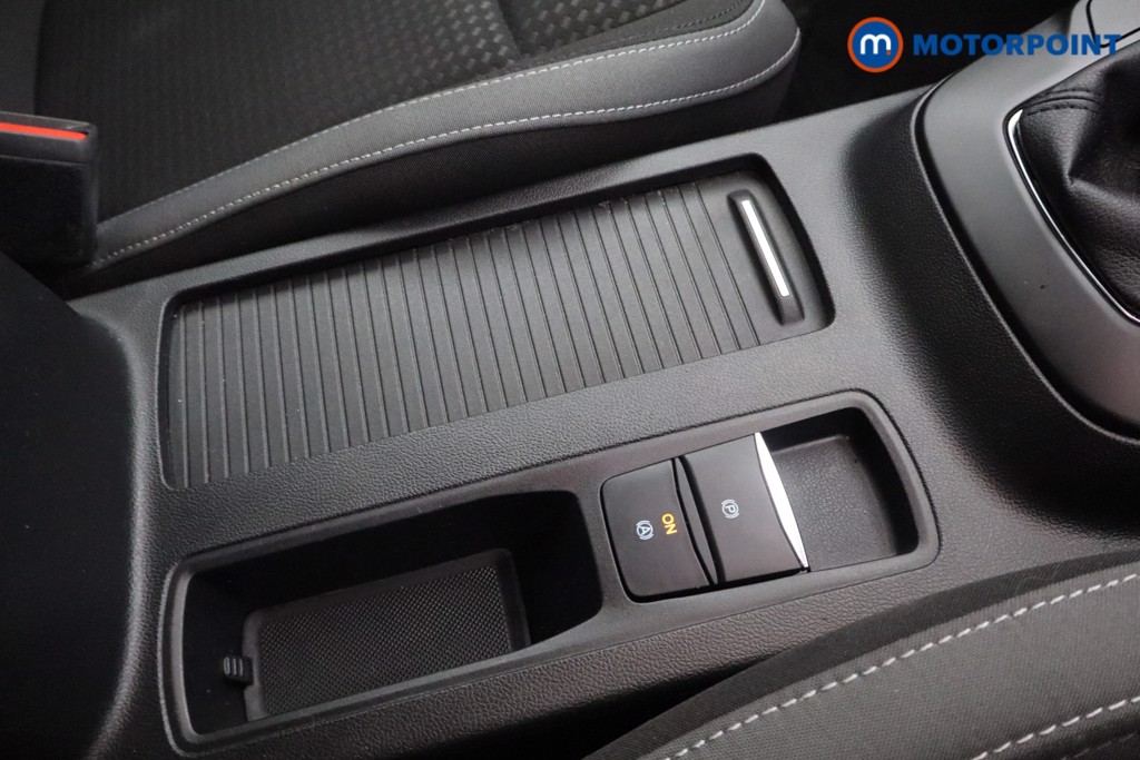 Ford Focus Trend Manual Petrol Hatchback - Stock Number (1573876) - 9th supplementary image