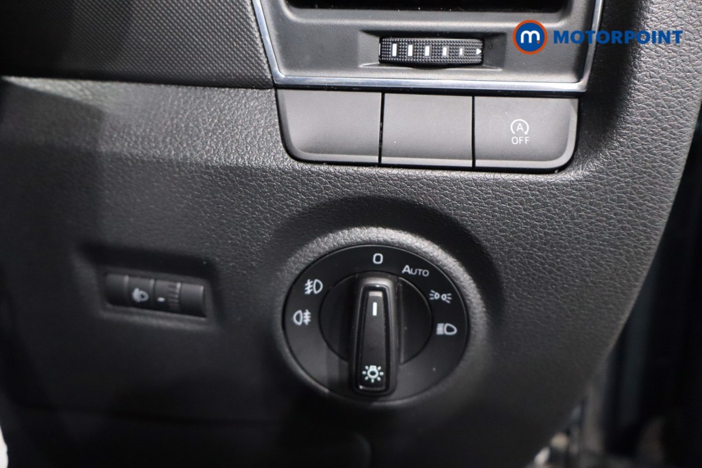 Skoda Fabia Colour Edition Manual Petrol Hatchback - Stock Number (1574949) - 19th supplementary image