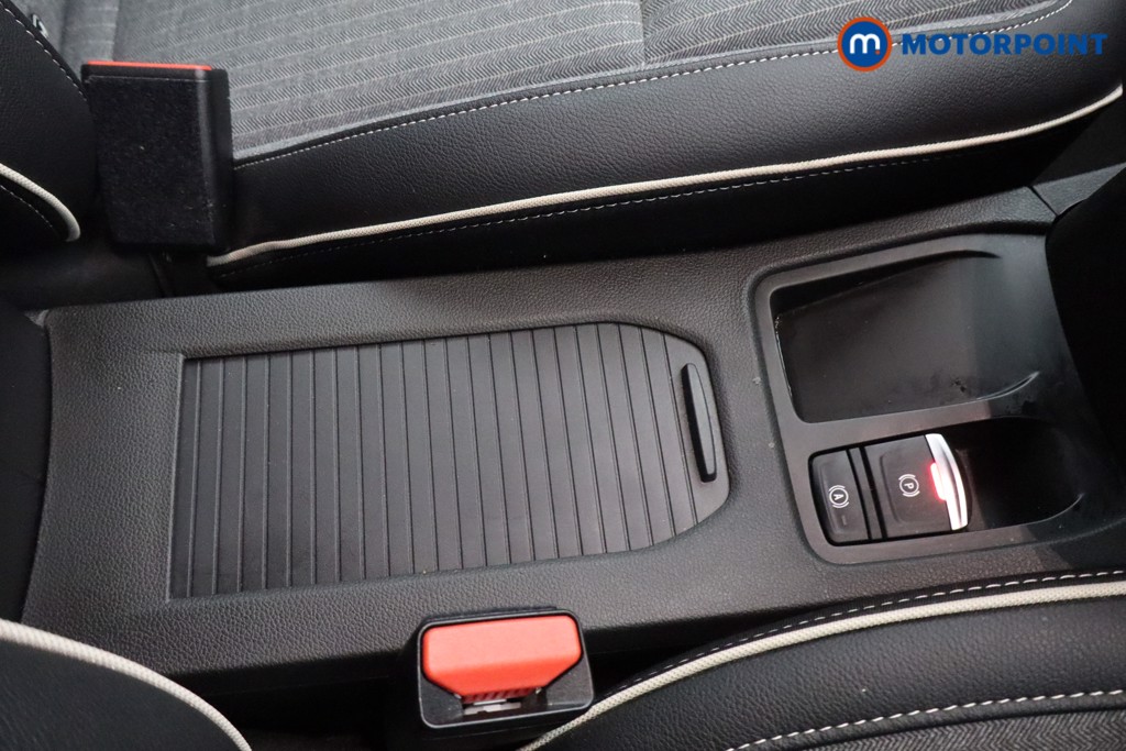 Renault Clio Lutecia Se Manual Petrol Hatchback - Stock Number (1575112) - 9th supplementary image