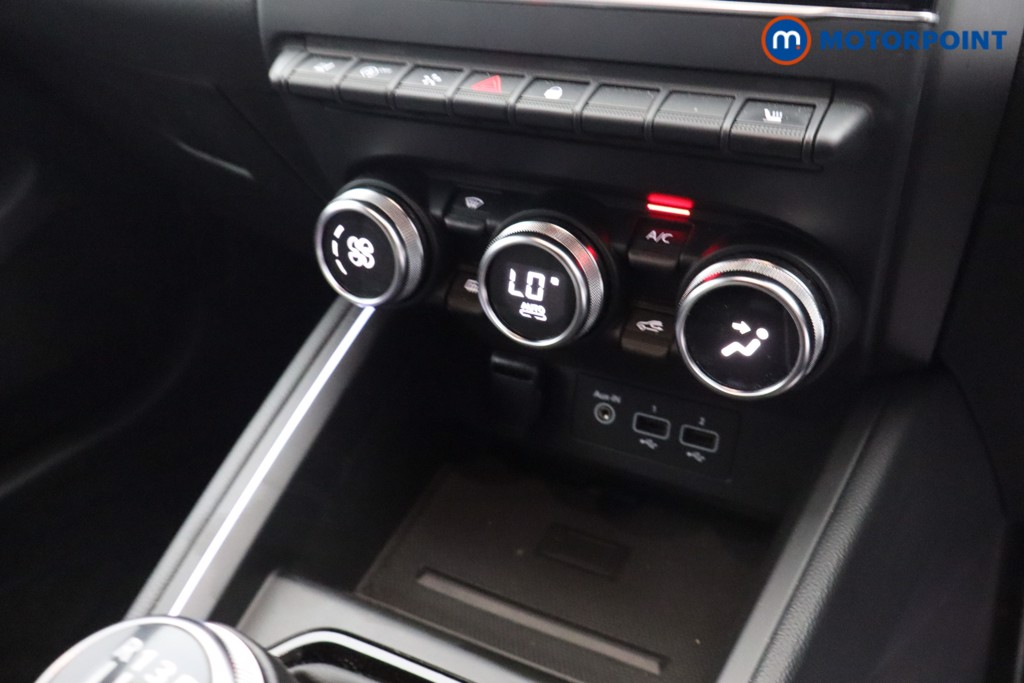 Renault Clio Lutecia Se Manual Petrol Hatchback - Stock Number (1575112) - 12th supplementary image