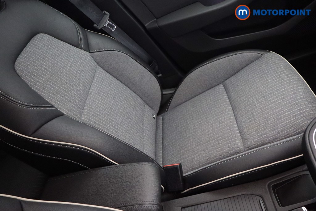 Renault Clio Lutecia Se Manual Petrol Hatchback - Stock Number (1575112) - 17th supplementary image