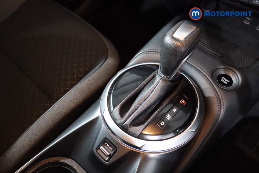 Nissan Juke N-Connecta Automatic Petrol-Electric Hybrid SUV - Stock Number (1575254) - 15th supplementary image