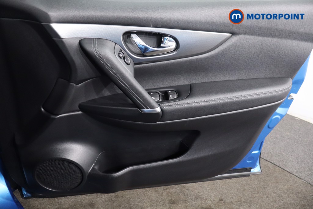 Nissan Qashqai N-Connecta Automatic Petrol SUV - Stock Number (1575914) - 23rd supplementary image