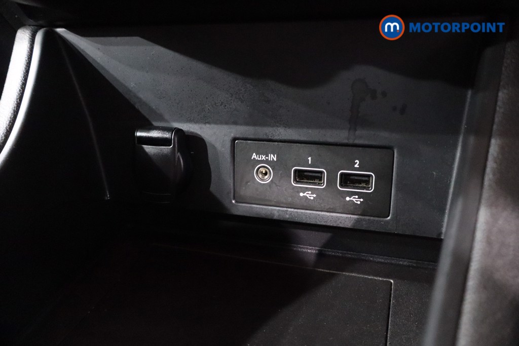 Renault Captur Iconic Manual Petrol SUV - Stock Number (1576264) - 18th supplementary image