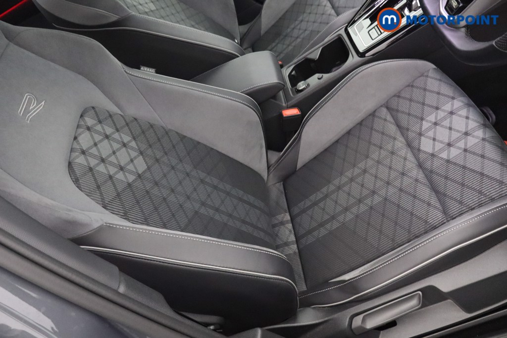 Volkswagen Golf R-Line Automatic Petrol Hatchback - Stock Number (1576270) - 16th supplementary image