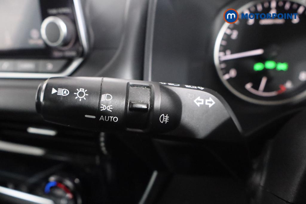 Nissan Qashqai Acenta Premium Automatic Petrol SUV - Stock Number (1558843) - 9th supplementary image