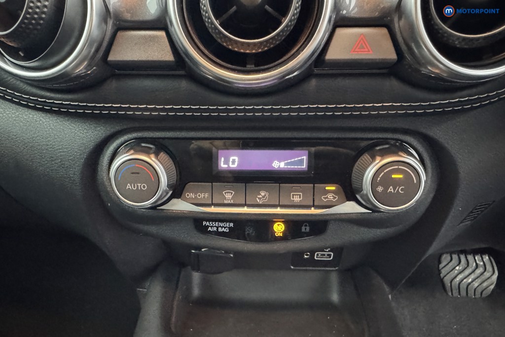 Nissan Juke N-Connecta Automatic Petrol SUV - Stock Number (1565001) - 14th supplementary image