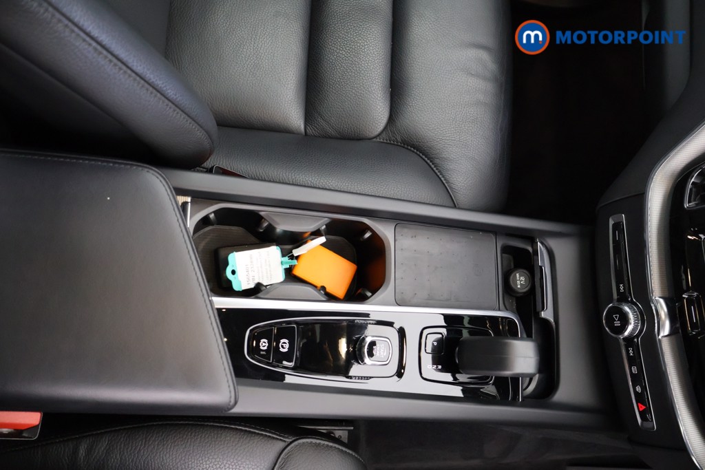 Volvo Xc60 Core Automatic Petrol Plug-In Hybrid SUV - Stock Number (1565401) - 8th supplementary image