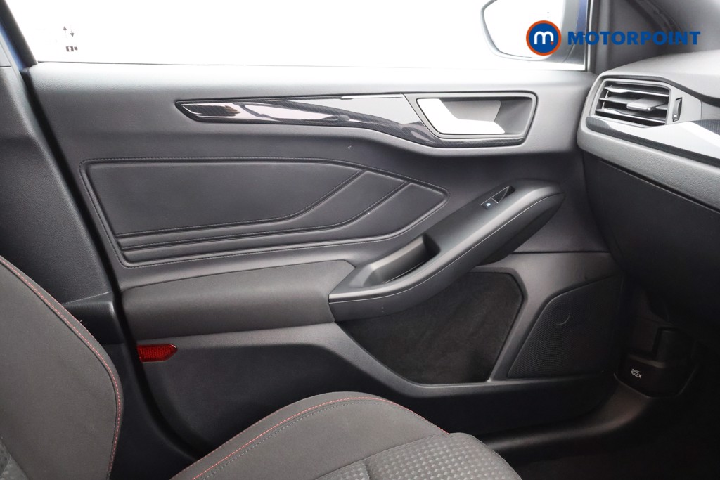 Ford Focus St-Line Manual Petrol-Electric Hybrid Hatchback - Stock Number (1566242) - 7th supplementary image