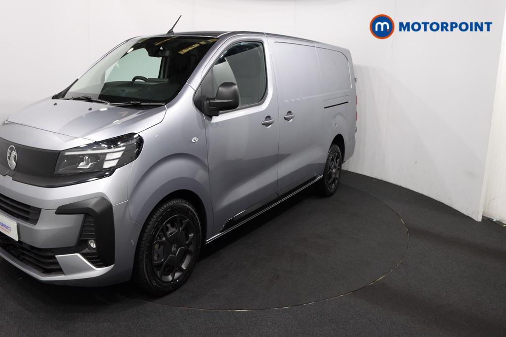 Vauxhall Vivaro PRO Manual Diesel Panel Van - Stock Number (1567177) - Passenger side front corner