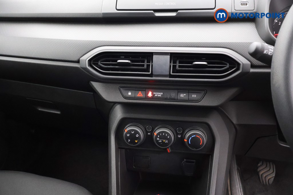 Dacia Jogger Essential Manual Petrol People Carrier - Stock Number (1567478) - 5th supplementary image