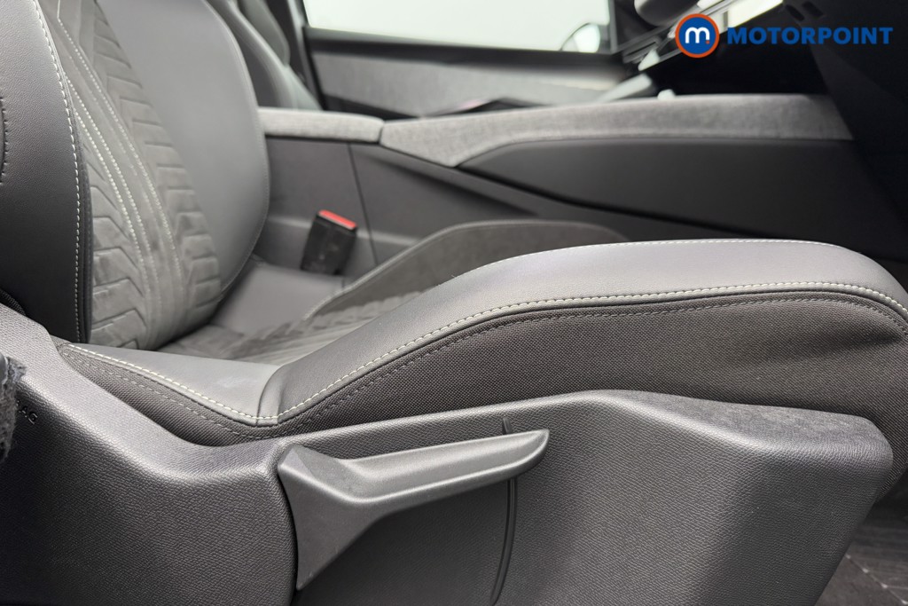 Peugeot 3008 GT Automatic Petrol SUV - Stock Number (1569491) - 23rd supplementary image