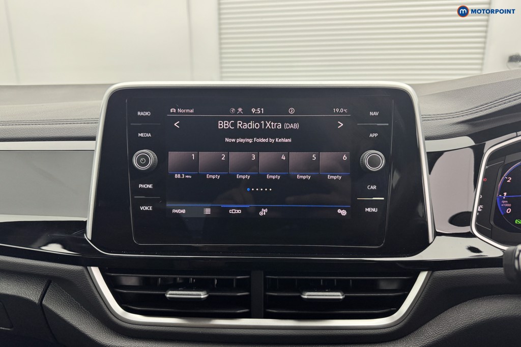 Volkswagen T-Roc R-Line Automatic Petrol SUV - Stock Number (1569554) - 2nd supplementary image