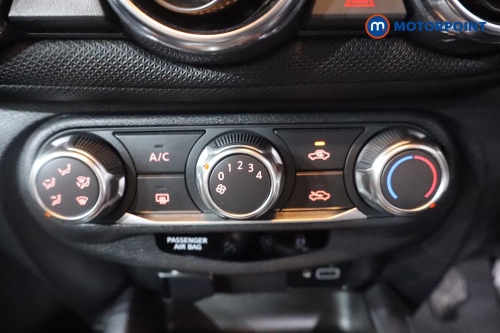 Nissan Juke Acenta Manual Petrol SUV - Stock Number (1570723) - 5th supplementary image