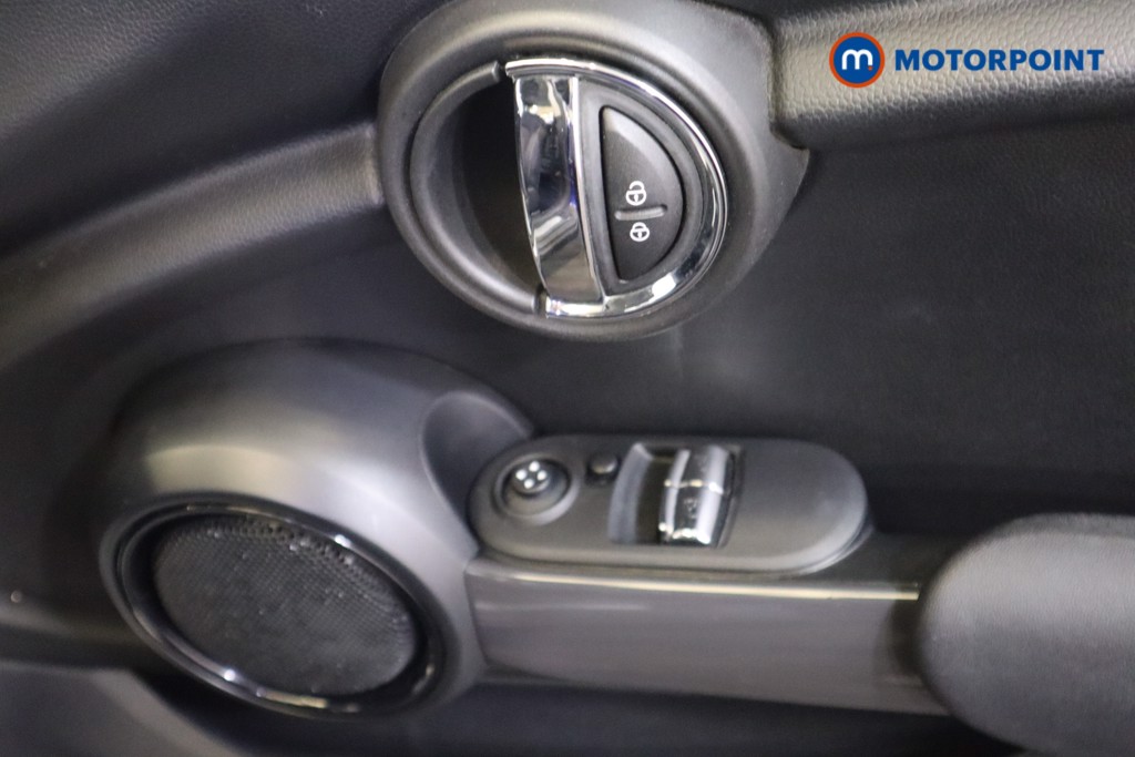 Mini Hatchback Cooper Manual Petrol Hatchback - Stock Number (1571130) - 8th supplementary image