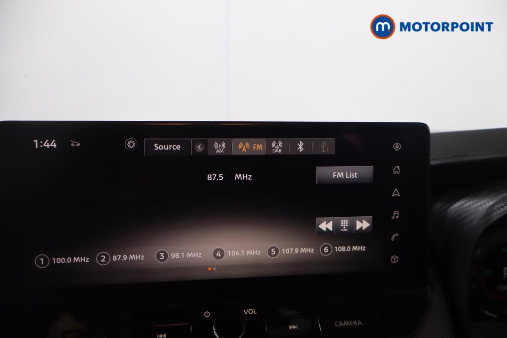 Nissan Juke N-Connecta Automatic Petrol-Electric Hybrid SUV - Stock Number (1571751) - 4th supplementary image
