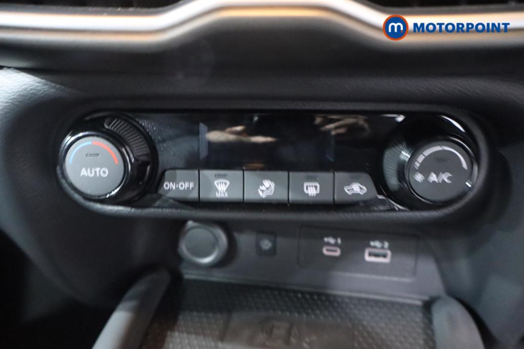 Nissan Juke N-Connecta Automatic Petrol-Electric Hybrid SUV - Stock Number (1571751) - 7th supplementary image