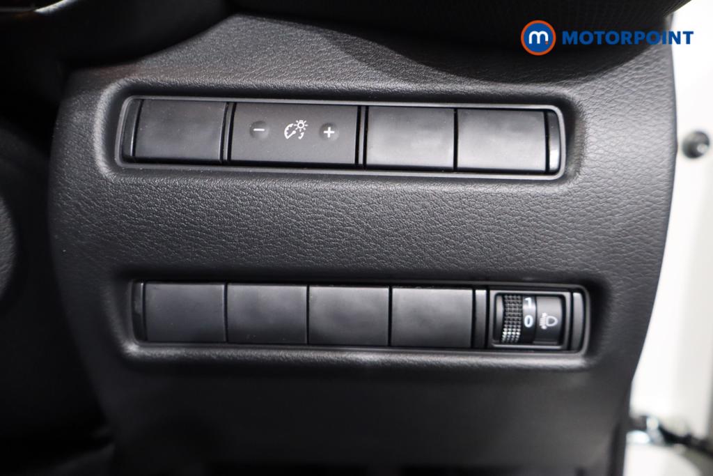 Nissan Juke N-Connecta Automatic Petrol-Electric Hybrid SUV - Stock Number (1571751) - 13th supplementary image