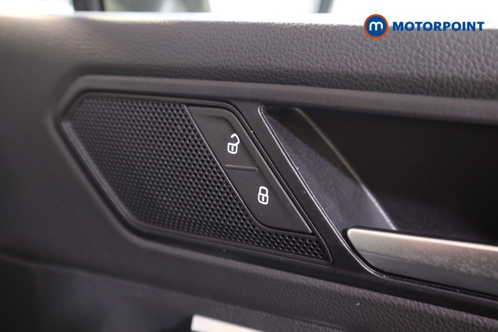 Volkswagen Tiguan R-Line Automatic Petrol SUV - Stock Number (1572059) - 10th supplementary image