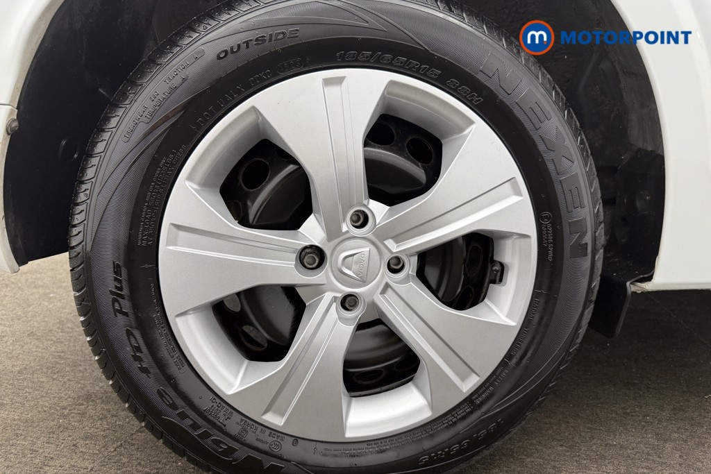 Dacia Sandero Essential Manual Petrol Hatchback - Stock Number (1572333) - 8th supplementary image