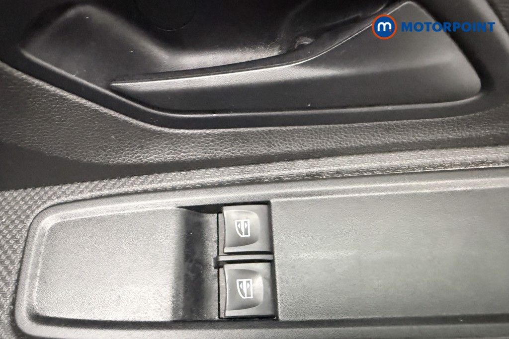 Dacia Sandero Essential Manual Petrol Hatchback - Stock Number (1572333) - 16th supplementary image