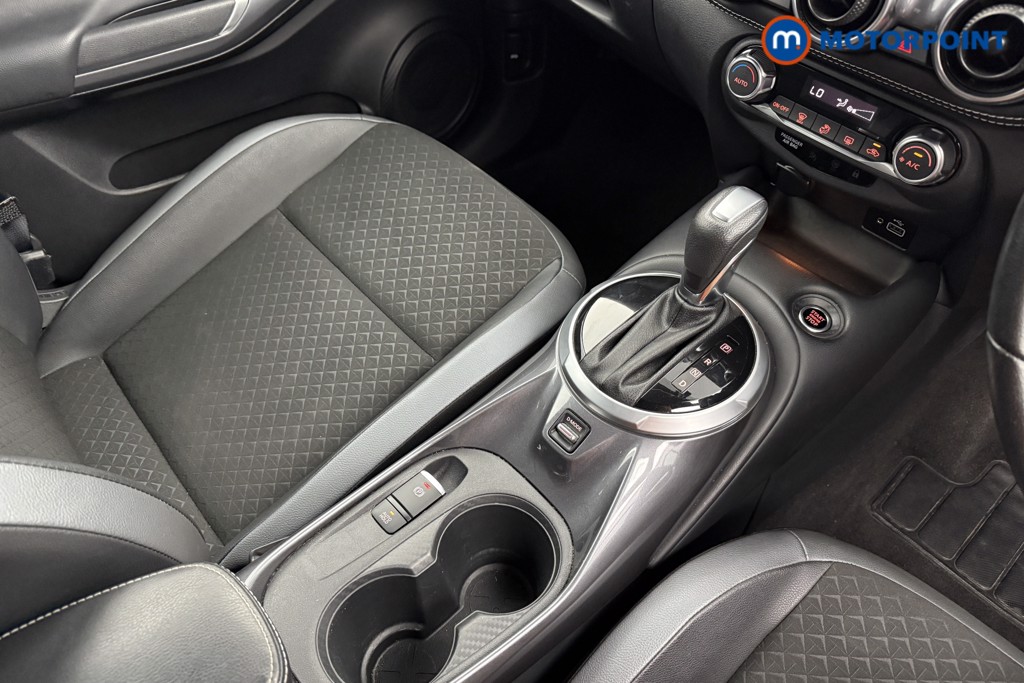 Nissan Juke N-Connecta Automatic Petrol SUV - Stock Number (1572665) - 11th supplementary image