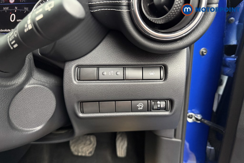 Nissan Juke N-Connecta Automatic Petrol SUV - Stock Number (1572665) - 12th supplementary image