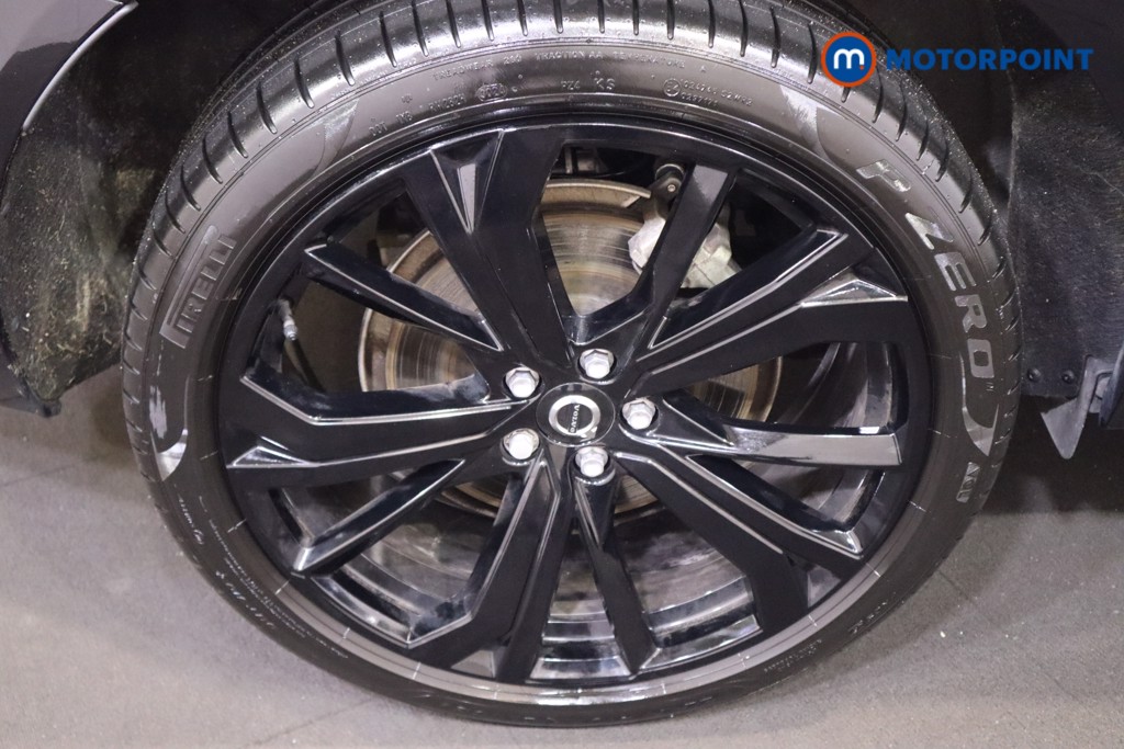 Volvo Xc60 Plus Black Edition Automatic Petrol SUV - Stock Number (1572787) - 18th supplementary image