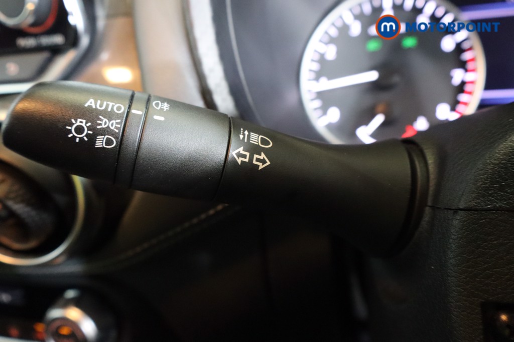 Nissan Juke N-Connecta Manual Petrol SUV - Stock Number (1572799) - 16th supplementary image