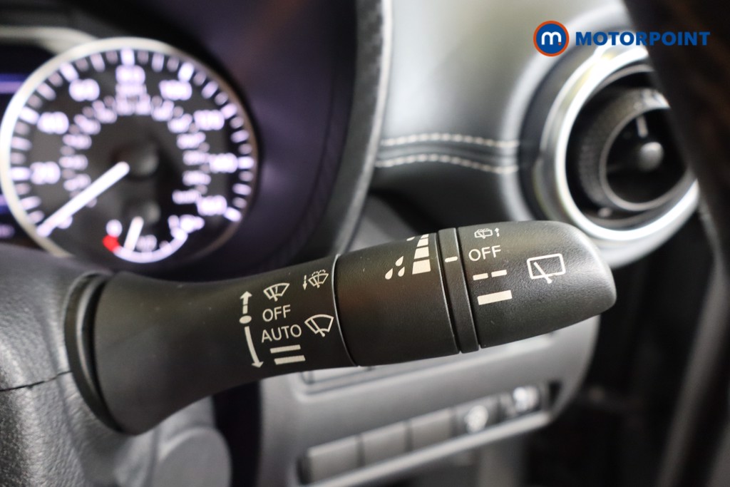 Nissan Juke N-Connecta Manual Petrol SUV - Stock Number (1572799) - 17th supplementary image