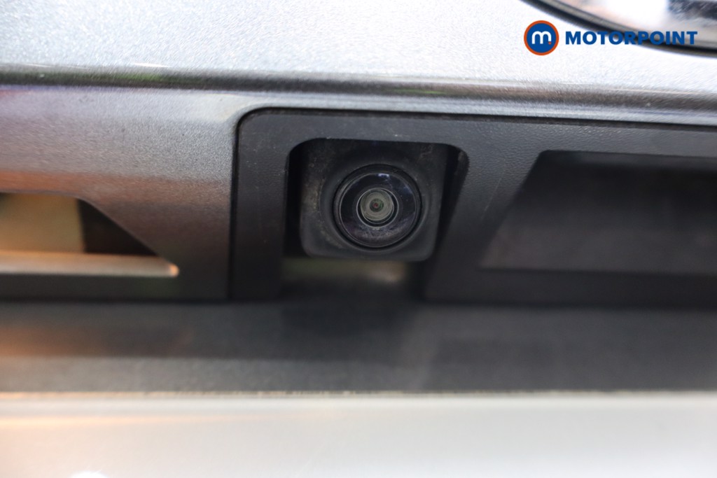 Nissan Juke N-Connecta Manual Petrol SUV - Stock Number (1572799) - 23rd supplementary image