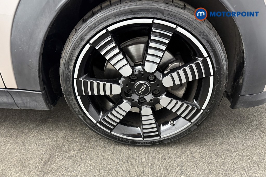 Mini Hatchback Cooper S Exclusive Automatic Petrol Hatchback - Stock Number (1573564) - 16th supplementary image