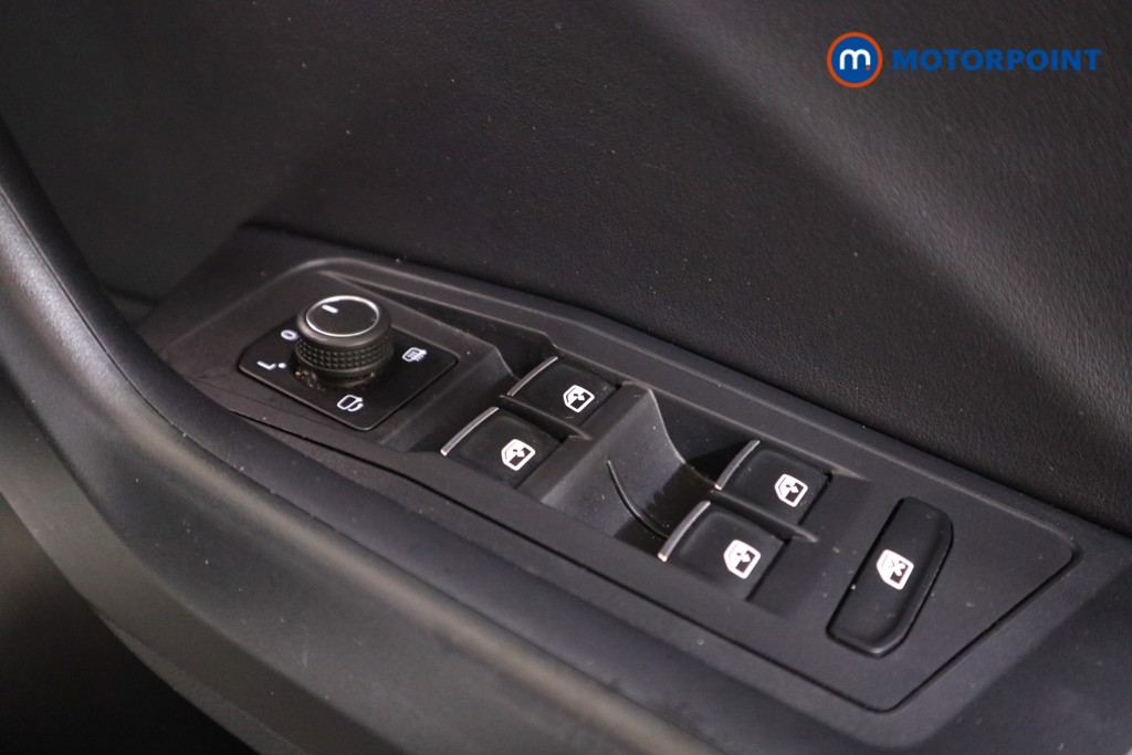 Volkswagen T-Roc R-Line Automatic Petrol SUV - Stock Number (1573684) - 11th supplementary image