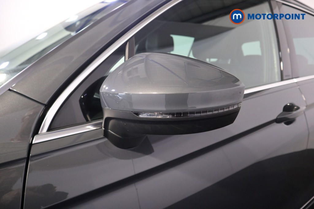 Volkswagen Tiguan R-Line Automatic Petrol Plug-In Hybrid SUV - Stock Number (1574307) - 23rd supplementary image