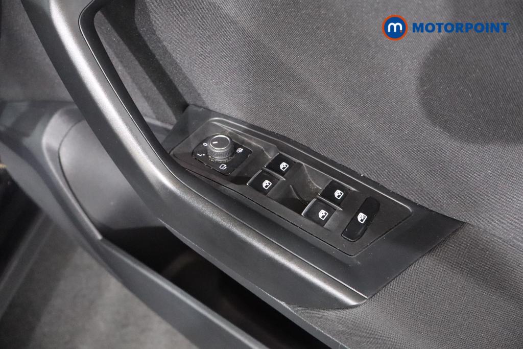 Volkswagen T-Roc Black Edition Manual Petrol SUV - Stock Number (1574639) - 13th supplementary image