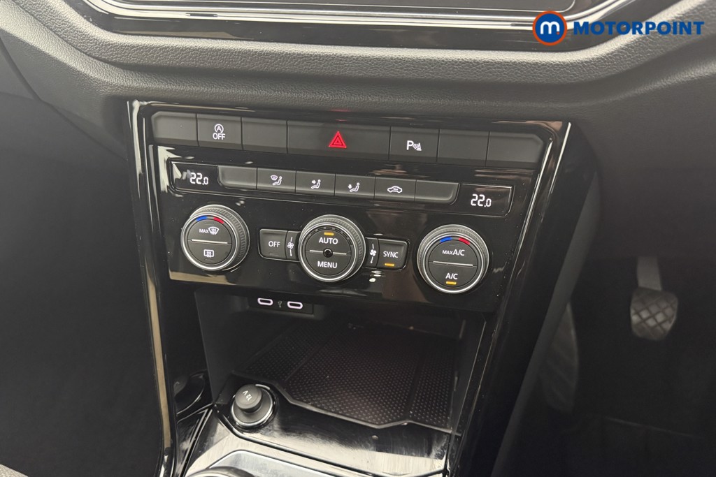 Volkswagen T-Roc Black Edition Manual Petrol SUV - Stock Number (1574640) - 4th supplementary image