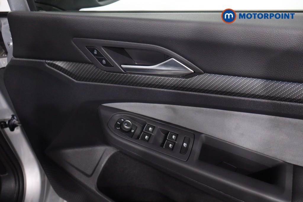 Volkswagen Golf R-Line Automatic Petrol Estate - Stock Number (1575467) - 22nd supplementary image