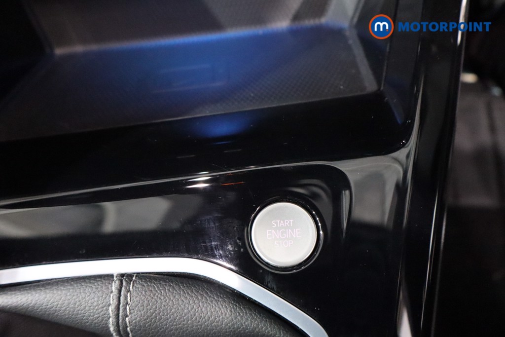 Volkswagen Golf R-Line Manual Petrol Hatchback - Stock Number (1575990) - 13th supplementary image