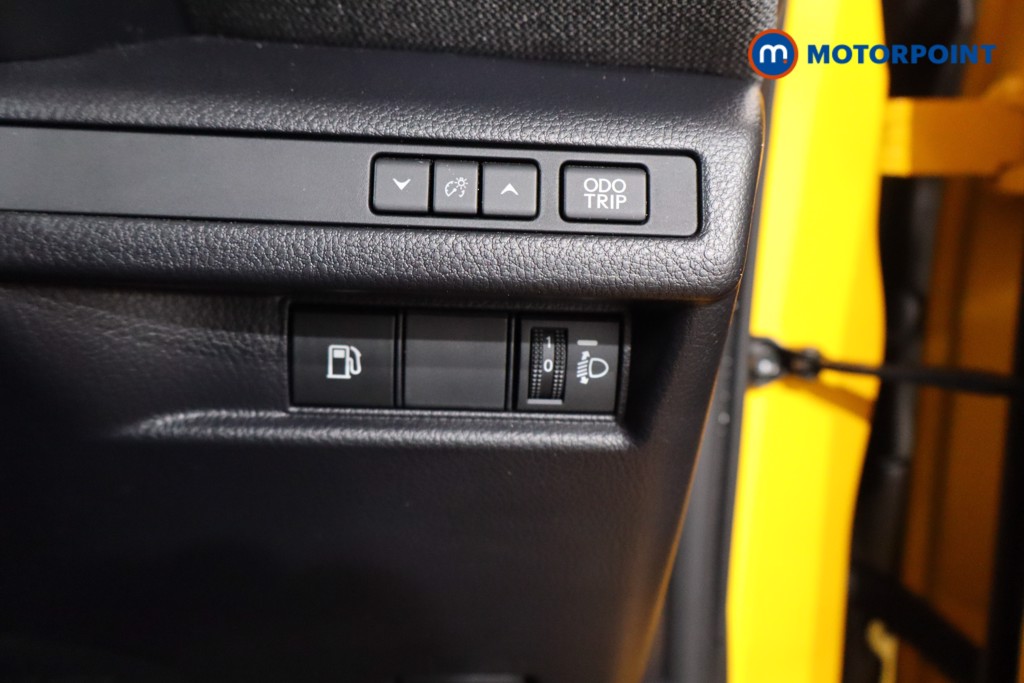 Lexus LBX Urban Automatic Petrol-Electric Hybrid SUV - Stock Number (1576625) - 19th supplementary image