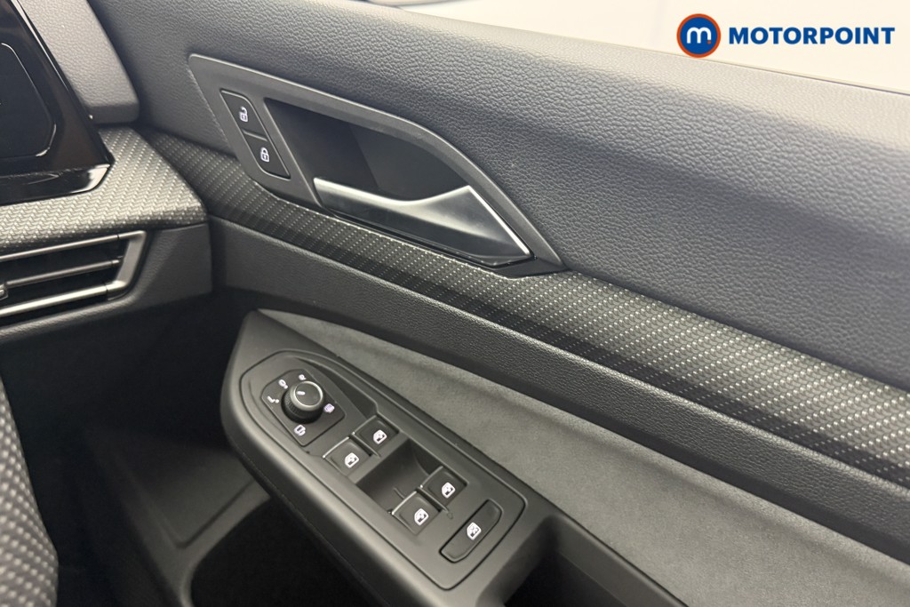 Volkswagen Golf R Automatic Petrol Hatchback - Stock Number (1577327) - 13th supplementary image