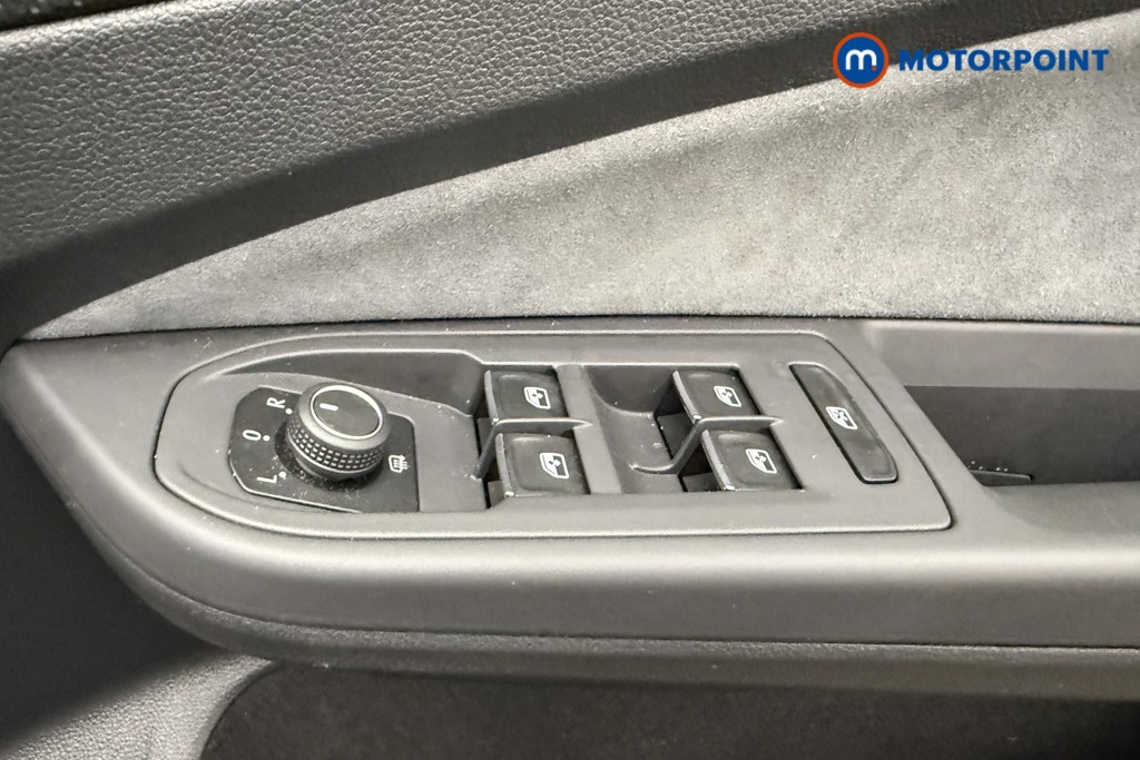 Volkswagen Golf R-Line Manual Petrol Hatchback - Stock Number (1543910) - 14th supplementary image