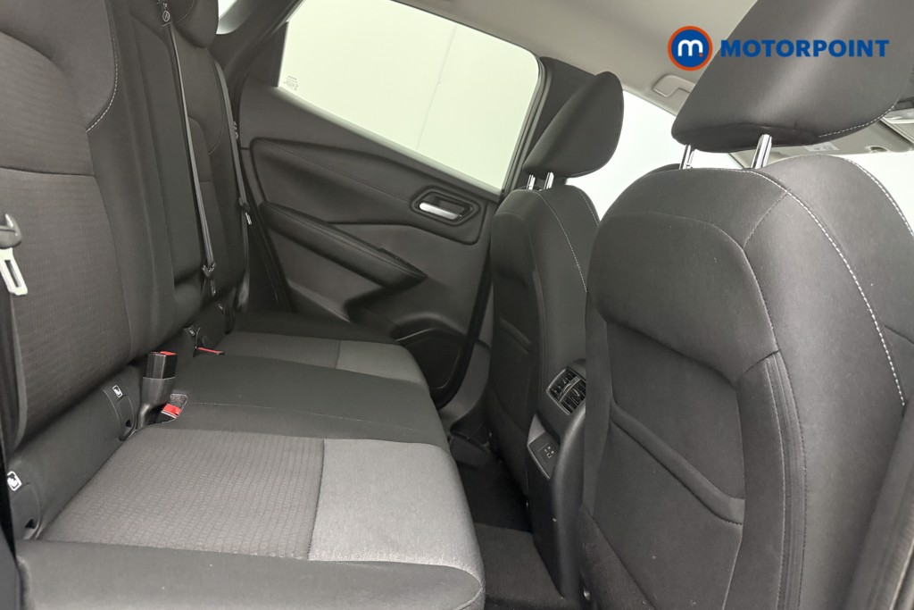 Nissan Qashqai N-Connecta Manual Petrol SUV - Stock Number (1558609) - 9th supplementary image