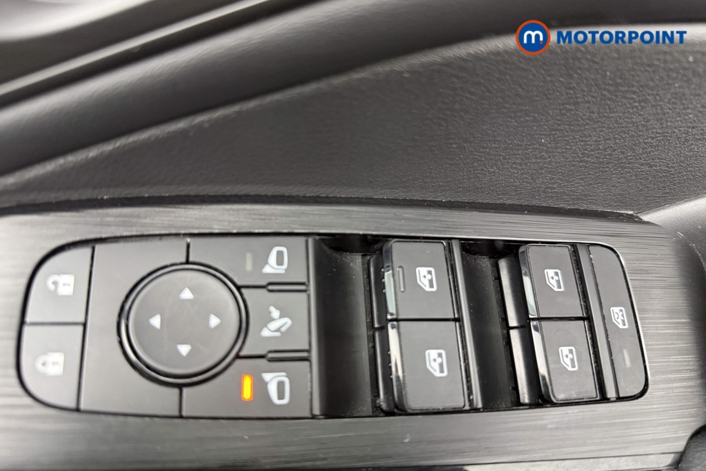 Nissan Qashqai N-Connecta Manual Petrol SUV - Stock Number (1558609) - 19th supplementary image