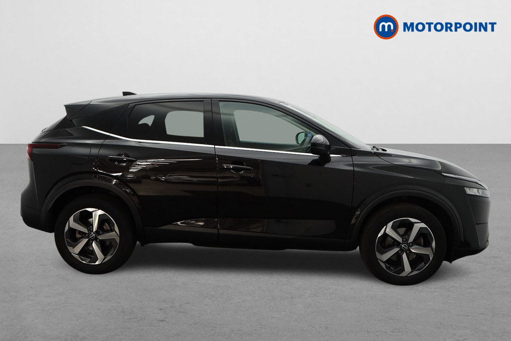 Nissan Qashqai N-Connecta Manual Petrol SUV - Stock Number (1558609) - Drivers side