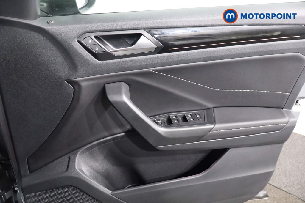 Volkswagen T-Roc R-Line Automatic Petrol SUV - Stock Number (1560290) - 22nd supplementary image