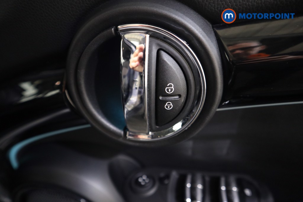 Mini Hatchback Cooper Classic Manual Petrol Hatchback - Stock Number (1566679) - 11th supplementary image