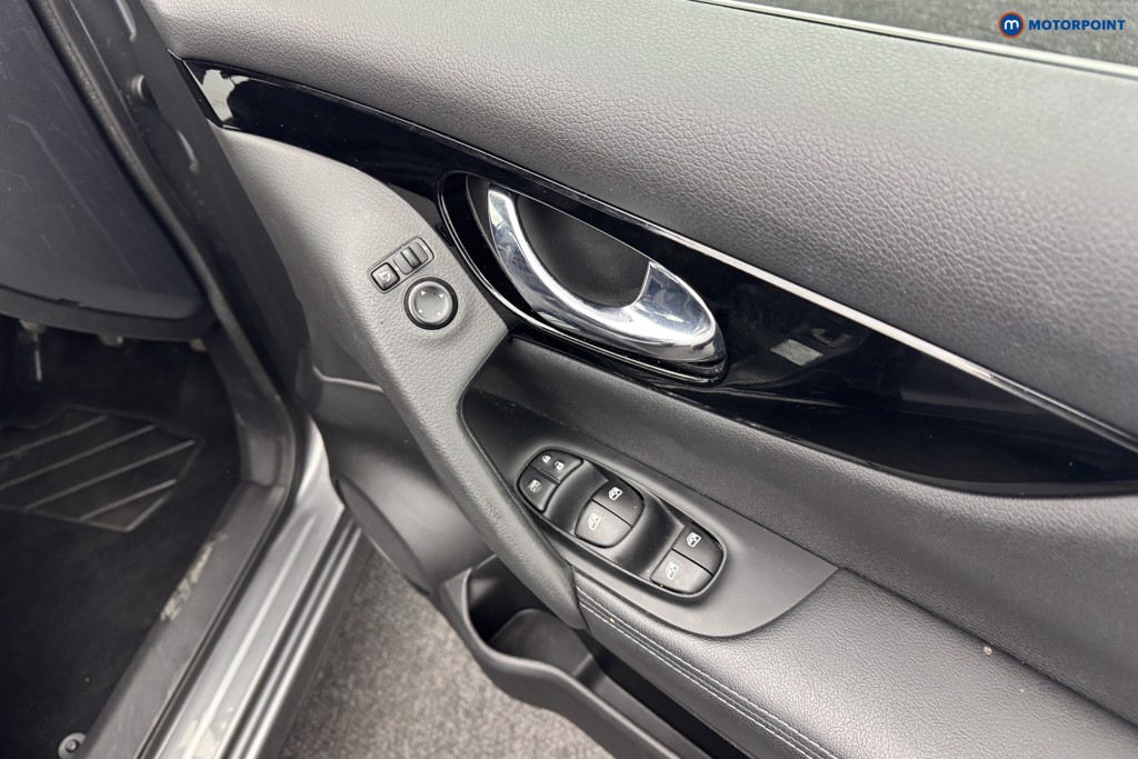 Nissan Qashqai Acenta Premium Manual Petrol SUV - Stock Number (1566979) - 16th supplementary image
