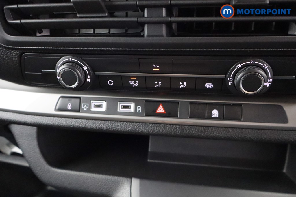Vauxhall Vivaro Prime Manual Diesel Crew Bus - Stock Number (1567287) - 8th supplementary image