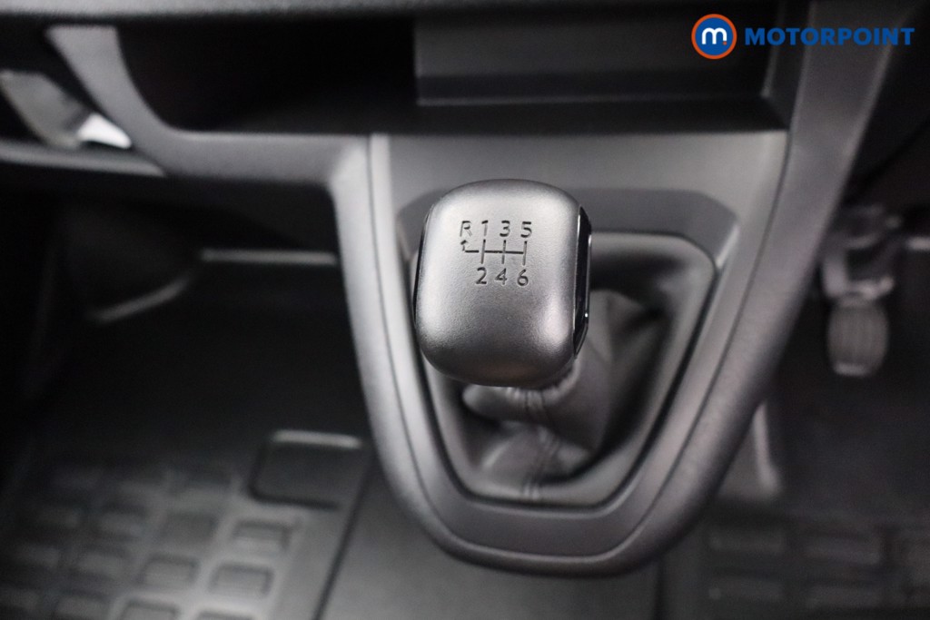 Vauxhall Vivaro Prime Manual Diesel Crew Bus - Stock Number (1567287) - 9th supplementary image