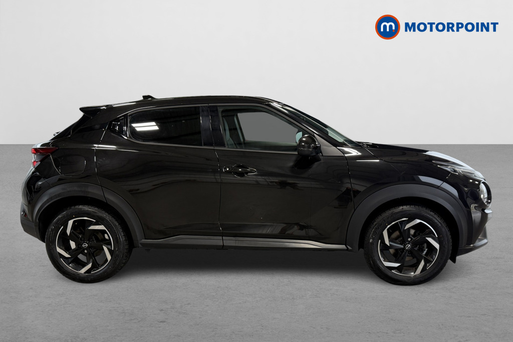 Nissan Juke N-Connecta Manual Petrol SUV - Stock Number (1568044) - Drivers side